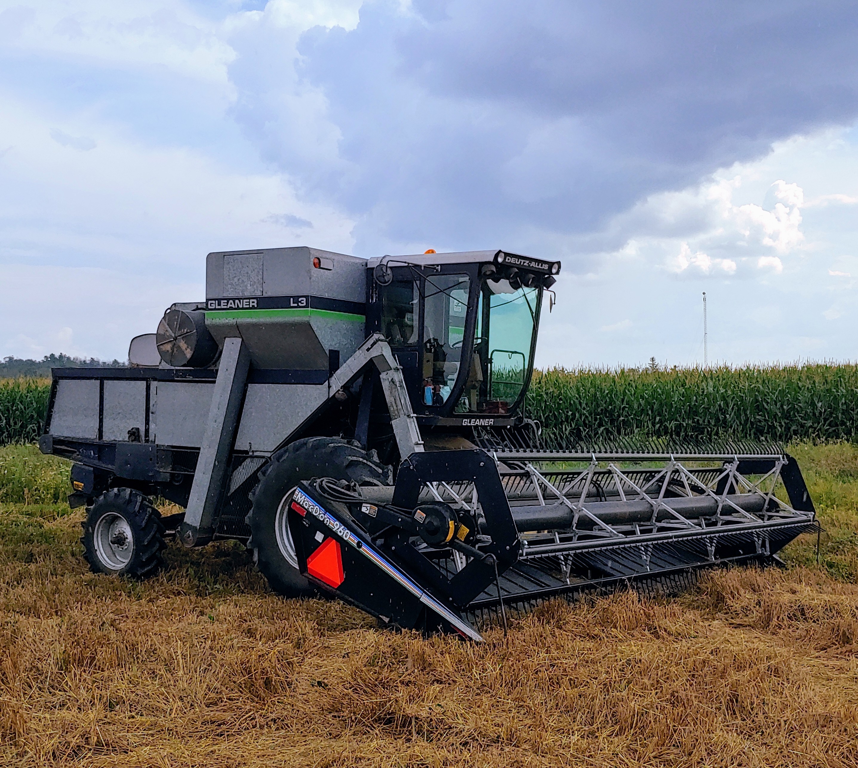 Anyone using a MacDon draper head on a Gleaner?? - AllisChalmers Forum